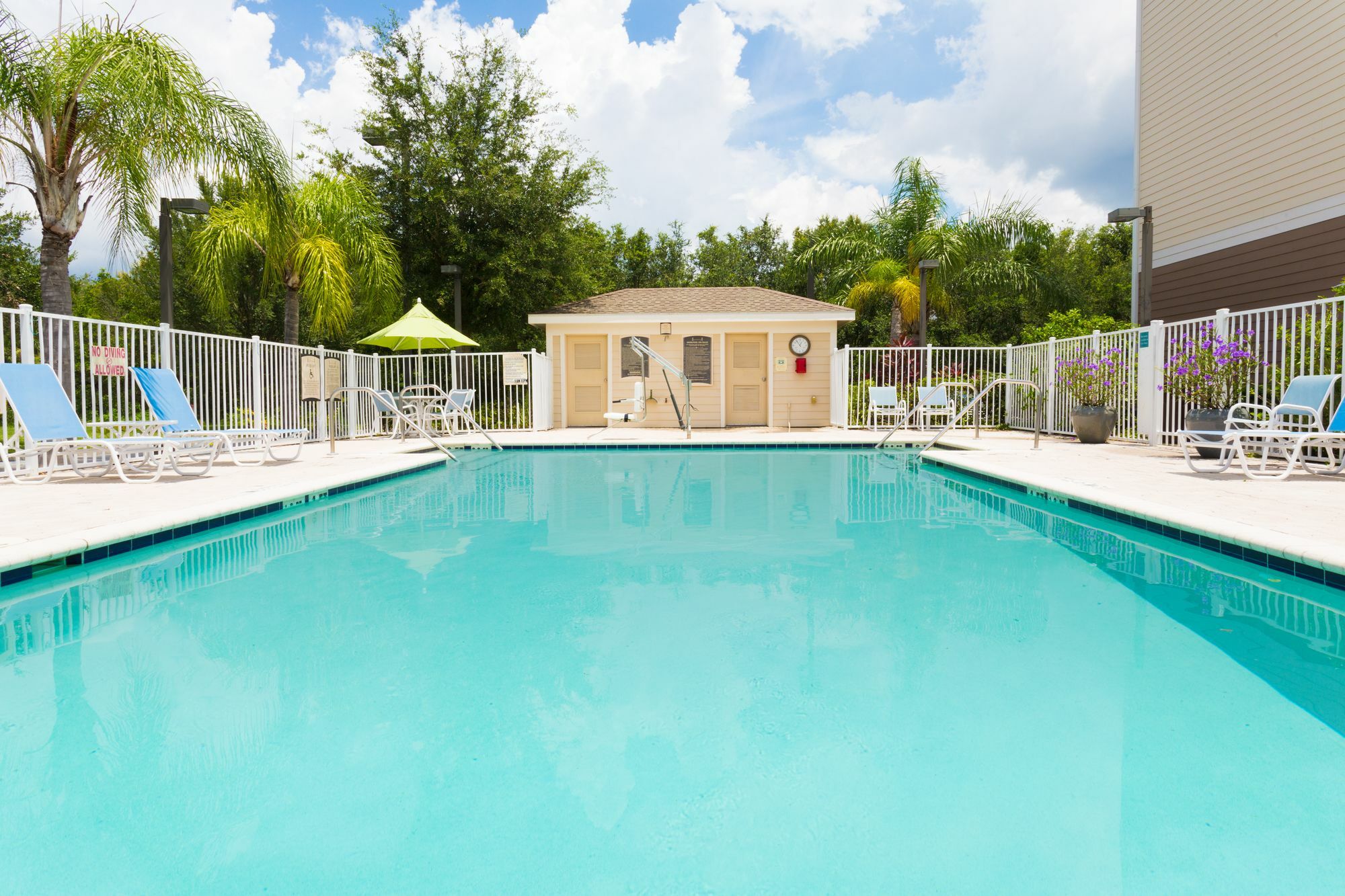 Staybridge Suites Tampa East- Brandon By Ihg Mango Экстерьер фото